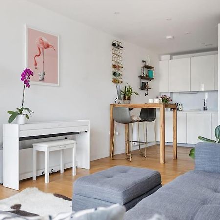 Modern New 1-Bedroom Home Stunning Views London Eksteriør bilde