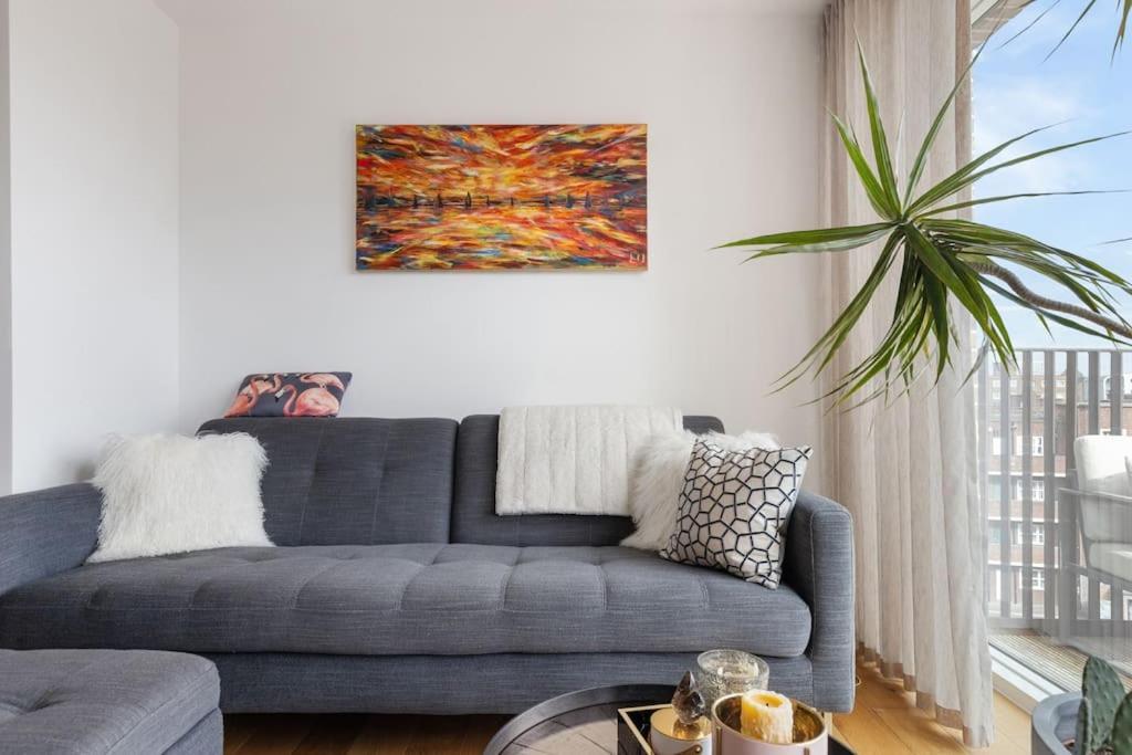 Modern New 1-Bedroom Home Stunning Views London Eksteriør bilde